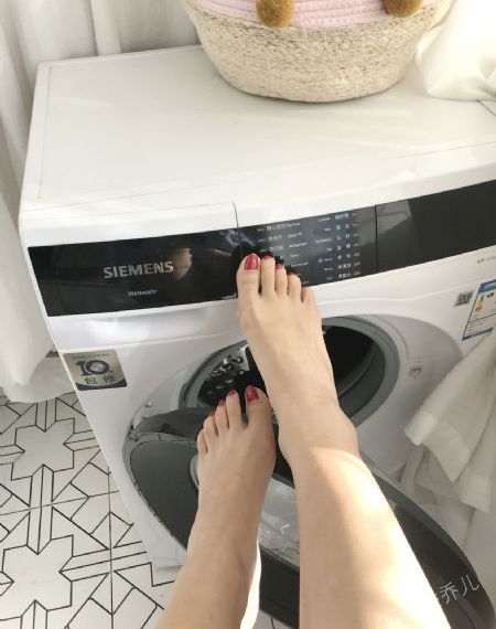 摸进她的内裤里疯狂揉她.视频_1080P神马影院在线