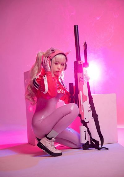 久久草草亚洲蜜桃臀_超清影视在线观看